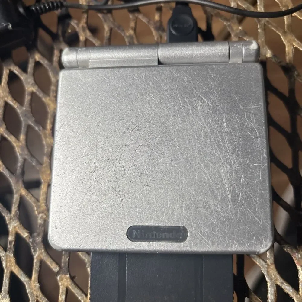 Nintendo Game Boy Advance SP AGS-001 Silver Handheld System w/ Charger